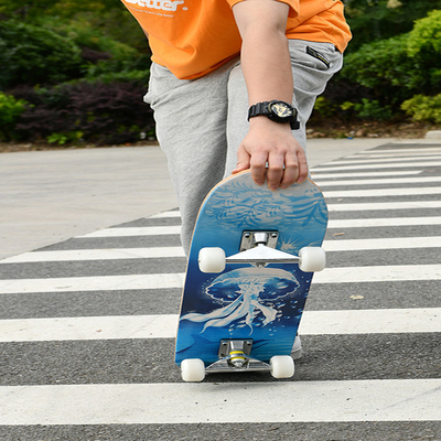 Kundenspezifischer Aluminiumlegierungs-Farben-Klammer-Plattform-Skateboard-Ahorn-hölzernes Skateboard
